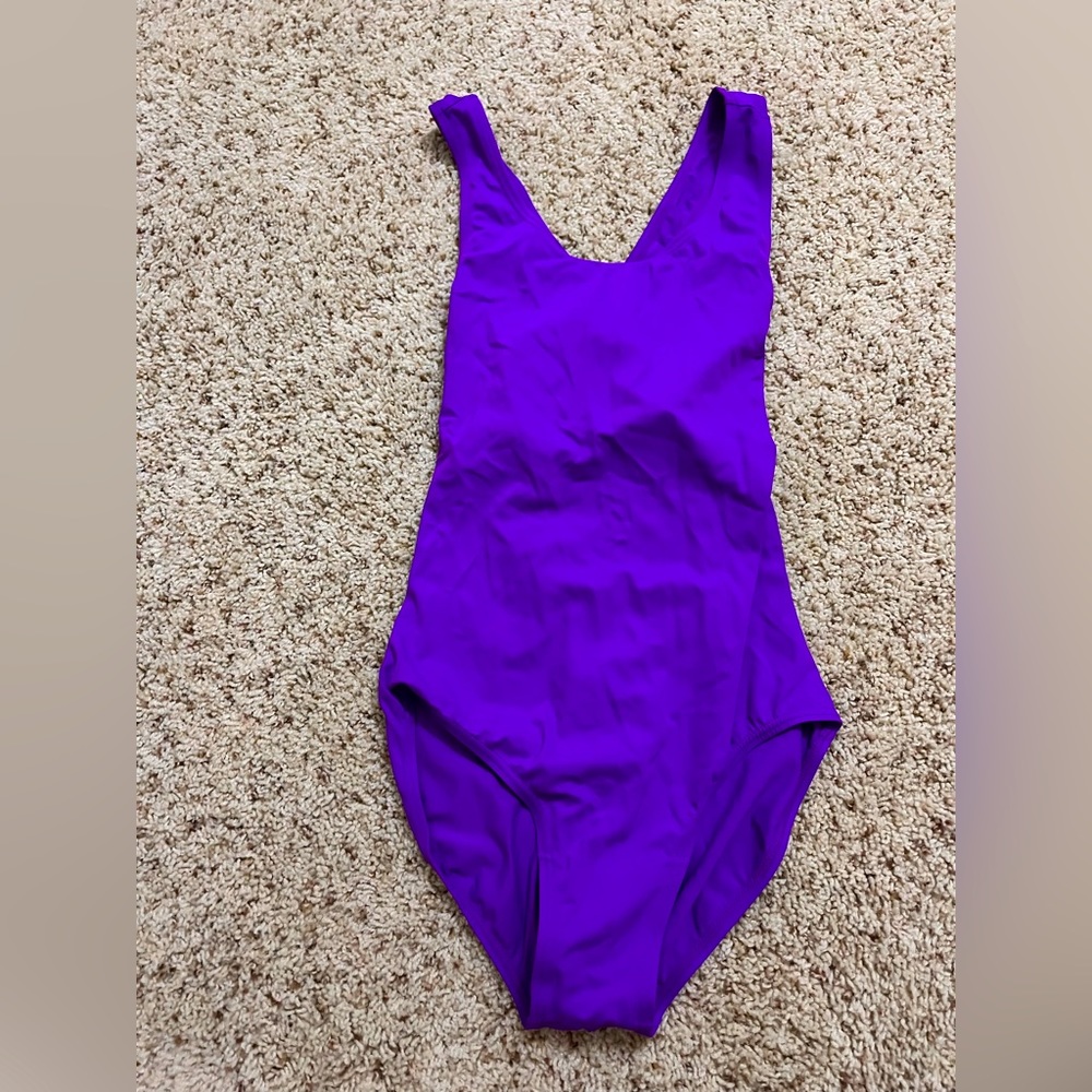 Comfortable girls leotard for dance
